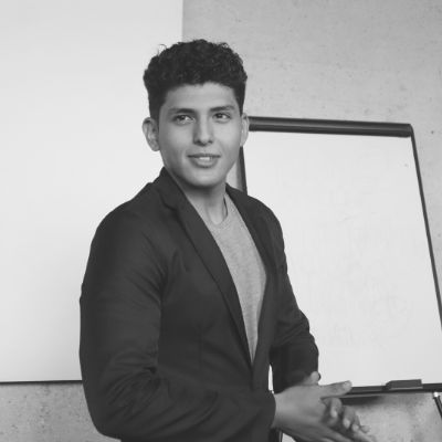 Andrés Jordi Semane | Equipo de Marketing